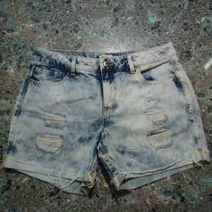 Forever 21 distressed shorts